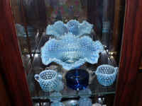 Blue Opalescent Hobnail.JPG.jpg (105831 bytes)