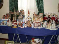 Large Group Christmas Including Villages & Other Seasonal Decorations.JPG.jpg (109363 bytes)