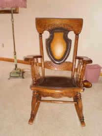 Ornate Oak Rocker.jpg (81569 bytes)