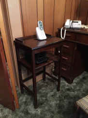 telephone stand.jpg (89353 bytes)