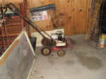 lawnmower.jpg (60415 bytes)