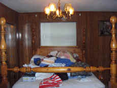 Massive Knotty Pine Bassett Bedroom Suite.JPG (68742 bytes)