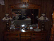 Queen Anne Double Dresser.JPG (54693 bytes)