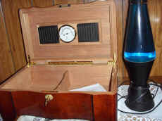 Thomas Reproduction Radio.JPG (72310 bytes)