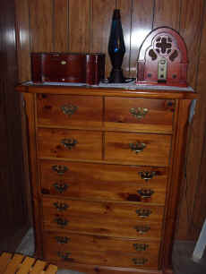 knotty pine chest.JPG (64643 bytes)