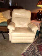 cream recliner.jpg (57705 bytes)