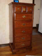 tall chest of drawers.jpg (40431 bytes)