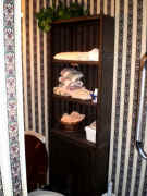 wicker bathroom shelf unit.jpg (91570 bytes)