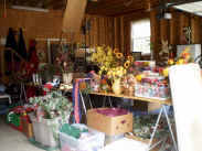 christmas decorations.jpg (204001 bytes)