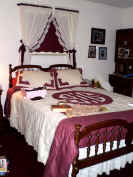 bedroom set.jpg (59046 bytes)