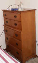 chestofdrawers.jpg (43792 bytes)