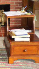 end table.jpg (70375 bytes)