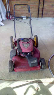 craftsman lawnmower.jpg (89118 bytes)