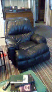 recliner.jpg (88505 bytes)